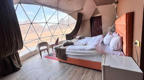 Single Room with Mountain View