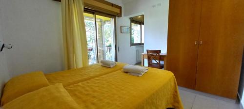 Economy Triple Room