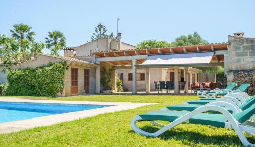Villa with Garden View