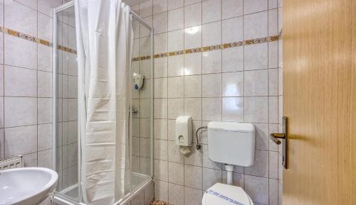 Twin Room with Bathroom