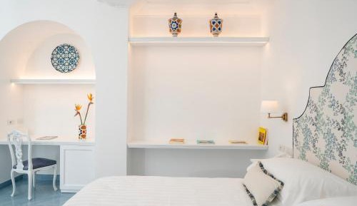 Junior Suite with Balcony and Garden View