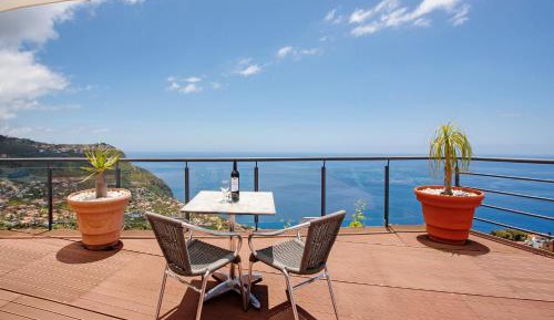 Superior One-Bedroom Apartment with Balcony