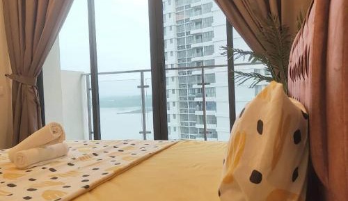 Three-Bedroom Apartment with Sea View