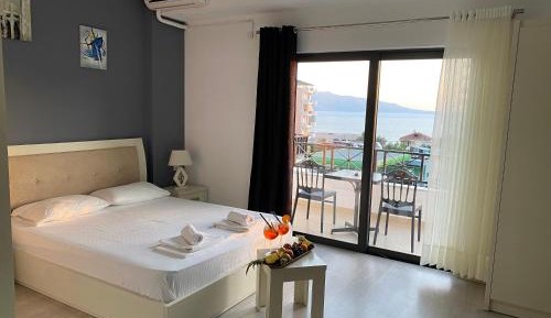 Triple Room with Balcony