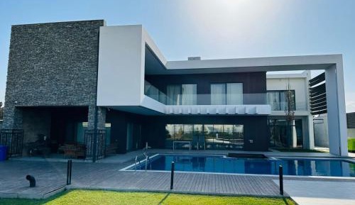 Deluxe Villa