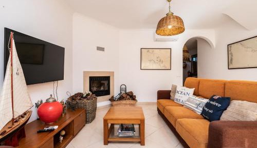 Three-Bedroom Holiday Home 