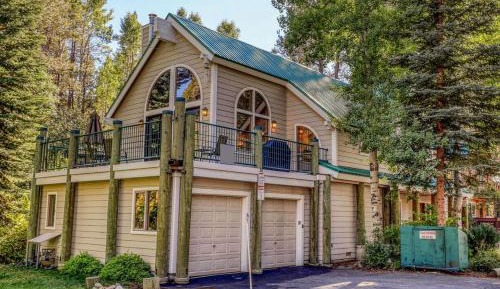 Four bedroom holiday home 
