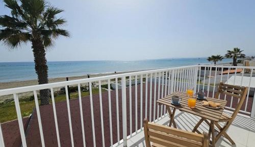 Villa - Beach Front