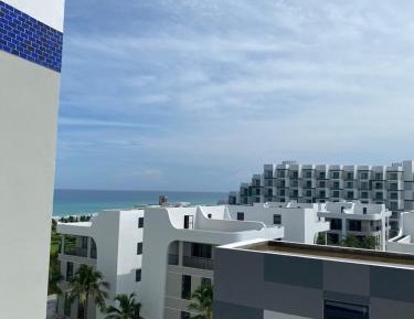 King Room with Partial Sea View