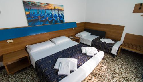 Triple Room with Private Bathroom