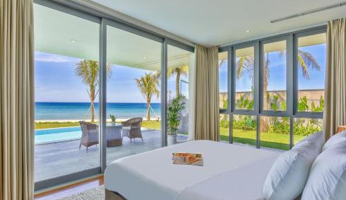 Villa - Beach Front