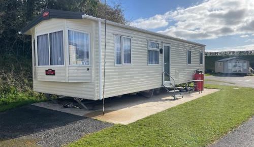 Caravan (No Pets)