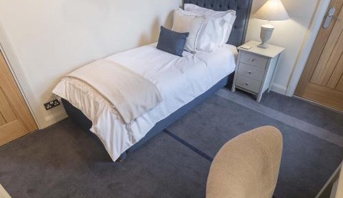 Deluxe Single Room
