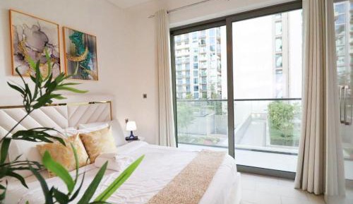 Studio with Balcony