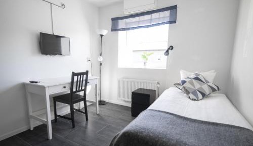 Single Room with Shared Bathroom