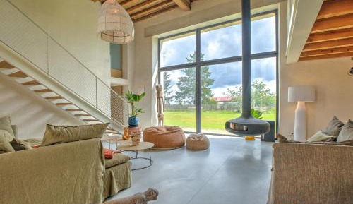 Villa with Garden View