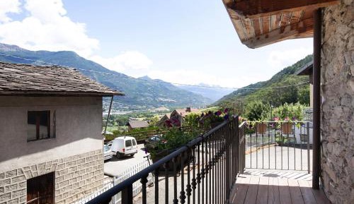 Superior One-Bedroom Apartment with Balcony