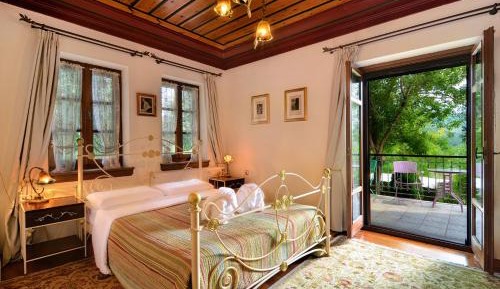 Deluxe Double Room with Balcony