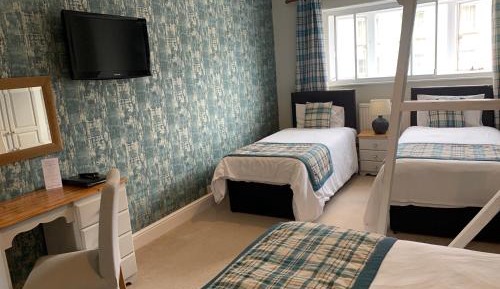 Family Room (4 Adults)