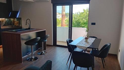 Apartment with City View
