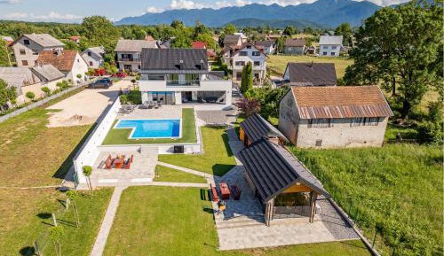 Four-Bedroom Holiday Home