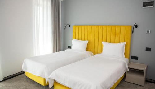 Standard Queen Room