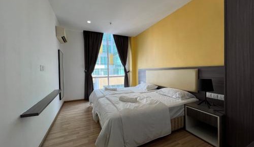 Studio Apartment with Balcony