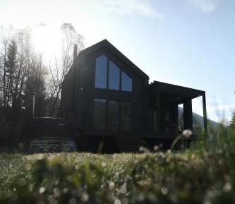Two-Bedroom House with a chan-bath