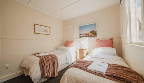 Little Dipper - Budget 2 Bedroom home with Balcony