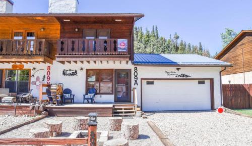 Three-Bedroom Holiday Home 