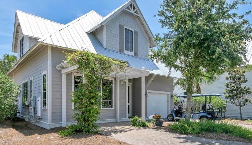 Four-Bedroom Holiday Home