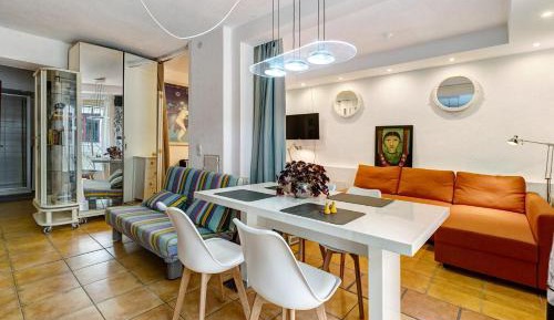 Superior One-Bedroom Apartment