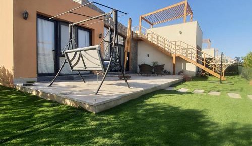 Villa with Garden View