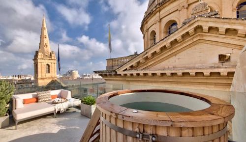 Duplex Suite with Terrace and Hot Tub