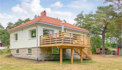 Three-Bedroom Holiday Home 