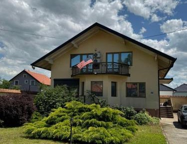 Deluxe Villa