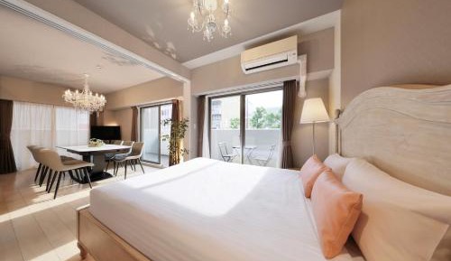 Three-Bedroom Deluxe Apartment