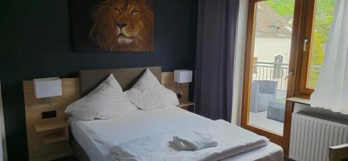 Room #1118298929