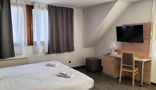 Room #1118298922