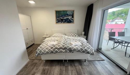Deluxe Double or Twin Room with City View