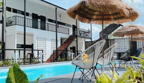 Deluxe Double Room with Pool View