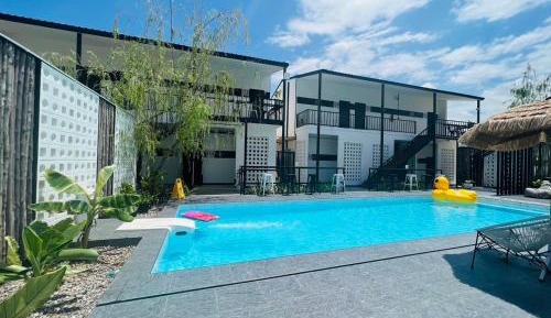 Superior Double Room with Pool View