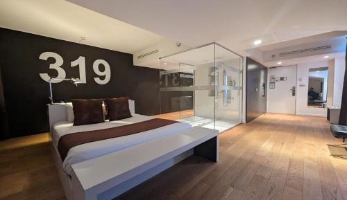 Junior Suite with Shower