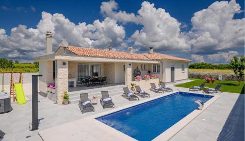 Three-Bedroom Holiday Home 