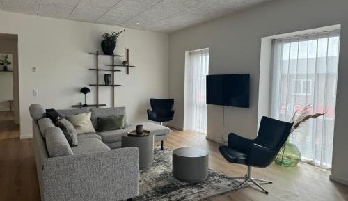 Two-Bedroom Deluxe Apartment with Harbor View