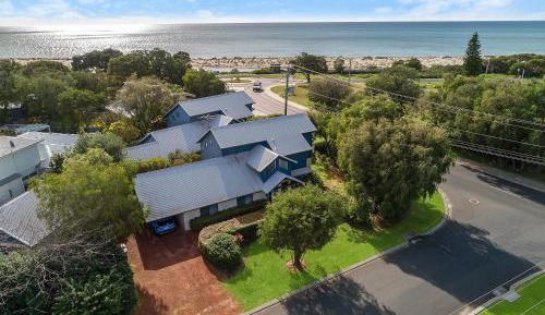 Three-Bedroom Holiday Home 