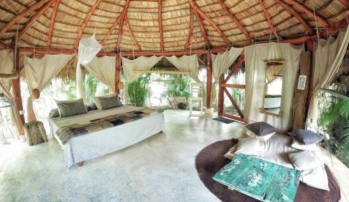 Bungalow with Garden View