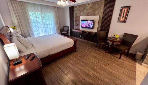 King Room with Mountain View