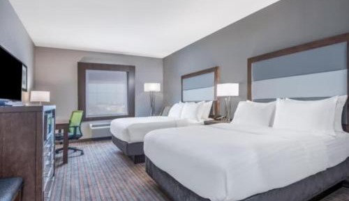 Queen Room with Two Queen Beds - Mobility Access Tub/Non-Smoking