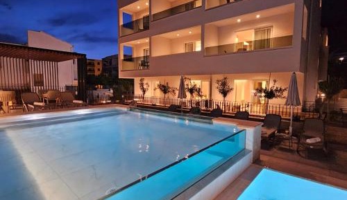 Superior One-Bedroom Apartment with Balcony